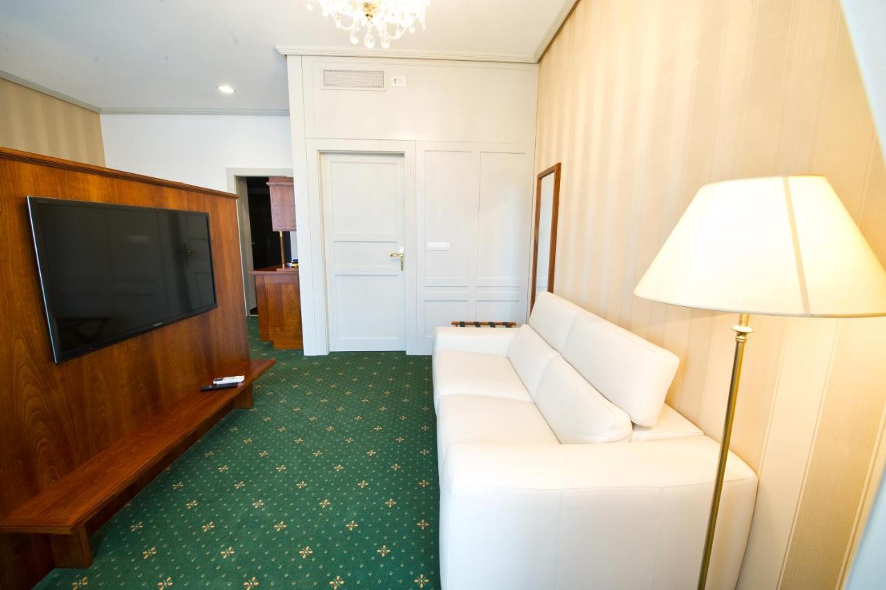 Hotel Slavie Pelhřimov Extérieur photo